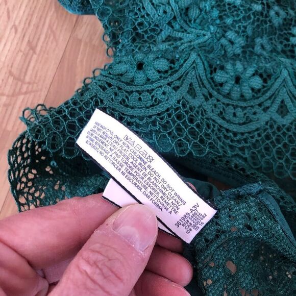 Victoria's Secret Lace Bralette Size SM Green Emerald Plunge Bust Scallop Hem - Picture 8 of 8